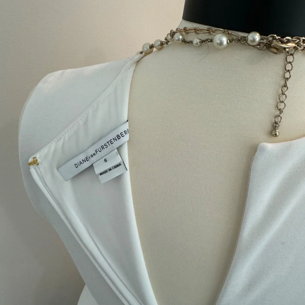 Diane Von Fürstenburg White Dress with Flounced Hem - Size 6 - Picture 4 of 7